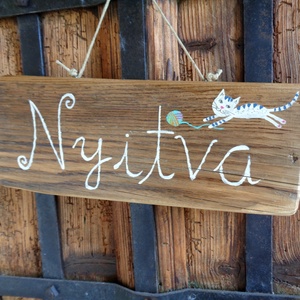 Nyitva - Zárva tábla, Rusztikus Fa Tábla, Ajándék ötlet - Cica, Cirmos, Macska, Egyedi Ajtódísz - otthon & életmód - dekoráció - ajtó- és ablak dekoráció - ajtótábla - Meska.hu