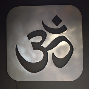 Om vagy Aum - hindu mantra, szimbólum,  fali dekor ledes háttérfénnyel -  - Meska.hu