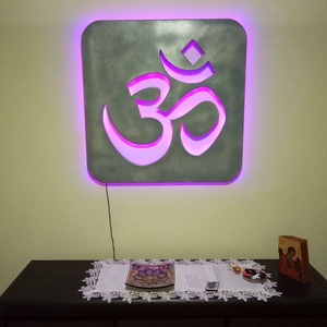 Om vagy Aum - hindu mantra, szimbólum,  fali dekor ledes háttérfénnyel -  - Meska.hu