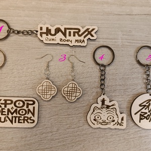 Huntrix kulcstartók, fülbevalók - ékszer - ékszerszett - Meska.hu