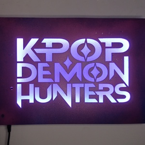 K-Pop Demon Hunters rajongóknak  - falikép hangulatvilágítással - otthon & életmód - dekoráció - kép & falikép - fából készült kép - Meska.hu