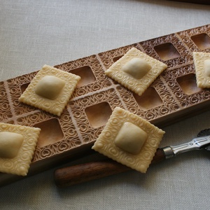 Ravioli mintázófa (tulipános,12 db-os), Otthon & Lakás, Konyhafelszerelés, tálalás, Sütés, főzés, Vágódeszka, Famegmunkálás, MESKA