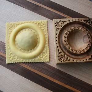 Ravioli mintázófa dupla töltelékes (liliom mintás) - otthon & életmód - konyhafelszerelés, tálalás - sütés, főzés - vágódeszka - Meska.hu