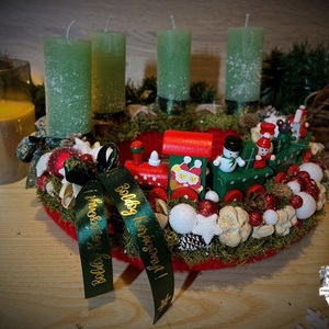 Kötött alapú kisvonatos adventi koszorú  - karácsony - adventi díszek - adventi koszorú - Meska.hu