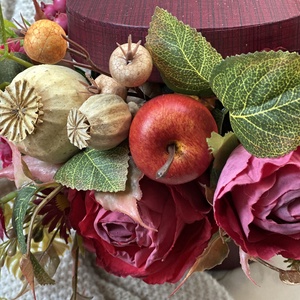 Őszi hangulat selyemvirág box-mákgubóval és almával - otthon & életmód - dekoráció - asztal és polc dekoráció - asztaldísz - Meska.hu