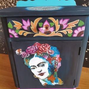 Frida éjjeliszekrény  - Meska.hu