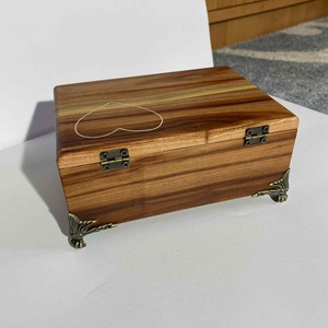 Ékszeres doboz szívecske mintával - ékszer - ékszertartó - ékszerdoboz - Meska.hu