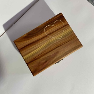 Ékszeres doboz szívecske mintával, Ékszer, Ékszertartó, Ékszerdoboz, Famegmunkálás, MESKA