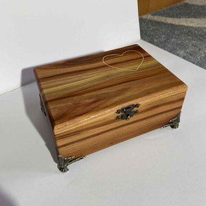 Ékszeres doboz szívecske mintával - ékszer - ékszertartó - ékszerdoboz - Meska.hu