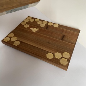 Vágódeszka méhsejt mintával - otthon & életmód - konyhafelszerelés, tálalás - sütés, főzés - vágódeszka - Meska.hu