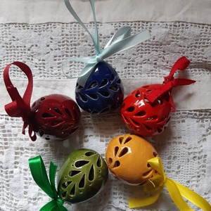 Húsvéti kerámia tojások áttört mintával - Meska.hu