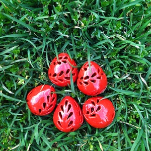 Húsvéti kerámia tojások áttört mintával - otthon & életmód - dekoráció - ajtó- és ablak dekoráció - ablakdísz - Meska.hu