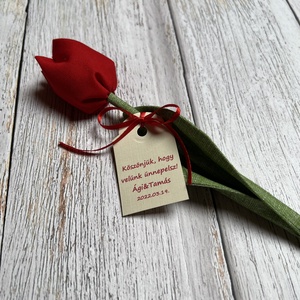 Esküvői köszönőajándék, textil tulipán, szatén szalag, köszönetajándék, ajándék, tulipán - esküvő - emlék & ajándék - köszönőajándék - Meska.hu
