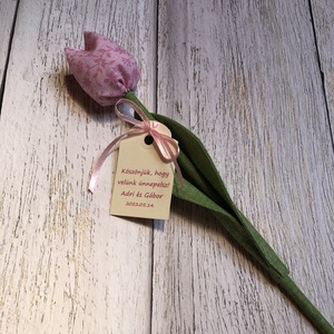 Esküvői köszönetajándék, textil tulipán, szatén szalag, köszönőajándék, ajándék, tulipán - esküvő - emlék & ajándék - köszönőajándék - Meska.hu