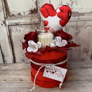 Valentin napi virágdoboz textil szívvel /piros/, Esküvő, Emlék & Ajándék, Szülőköszöntő ajándék, Virágkötés, MESKA