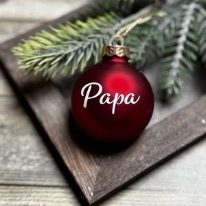 Egyedi karácsonyi gömb névvel, Karácsony, Karácsonyi lakásdekoráció, Karácsonyfadíszek, Gravírozás, pirográfia, MESKA