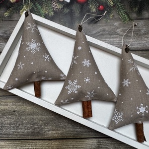 Fenyőfa karácsonyfadísz fahéjszárral /szett: 3 db/ - karácsony - karácsonyi lakásdekoráció - karácsonyfadíszek - Meska.hu