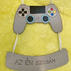 Fiús gyerekszoba tábla, konzol - otthon & életmód - dekoráció - ajtó- és ablak dekoráció - ablakdísz - Meska.hu