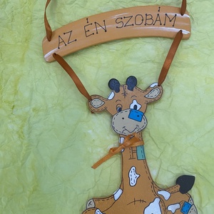 Zsiráfos gyerekszpba tábla - otthon & életmód - dekoráció - ajtó- és ablak dekoráció - ajtótábla - Meska.hu