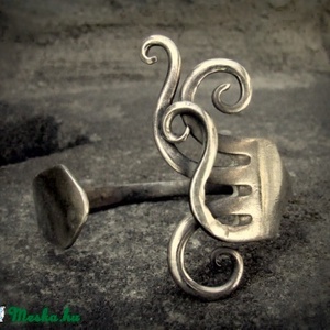 VILLA KARKÖTŐ Tavaszi szellő - Meska.hu