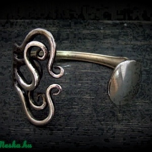 villa karkötő  medállal lobogás - ékszer - karkötő - karperec - Meska.hu