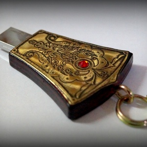 Pendrive swarovski kristállyal Borzee részére -  - Meska.hu