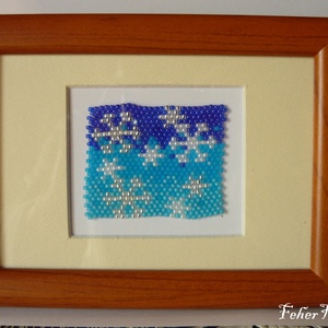 Hópelyhek gyöngyszövéses kép (11,5x15,5 cm) - kitámasztós - otthon & lakás - dekoráció - kép & falikép - Meska.hu Hópelyhek gyöngyszövéses kép (11,5x15,5 cm) - kitámasztós - otthon & lakás - dekoráció - kép & falikép - Meska.hu