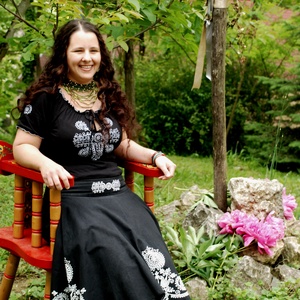 Fehérnép kalotaszegi pörgős szoknyája (fekete) - ruha & divat - női ruha - szoknya - Meska.hu