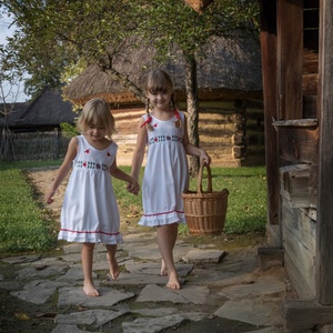 Vidéki Leányka (fehér vászon - csángó) - ruha & divat - babaruha & gyerekruha - ruha - Meska.hu