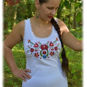 Nyári Fehérnép csipkés top, fehér-piros, matyó - ruha & divat - női ruha - póló, felső - Meska.hu