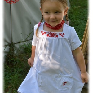 �Kisasszonyka leányka ruha RU fehér-piros (rábaközi) - ruha & divat - babaruha & gyerekruha - ruha - Meska.hu