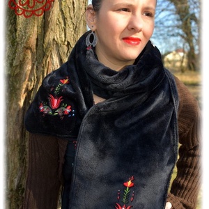 Matyó téli sál � fekete - ruha & divat - sál, sapka, kendő - sál - Meska.hu