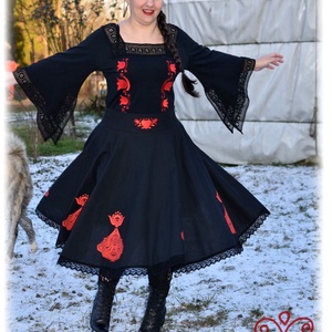 Mezőségi Fehérnép pörgős szoknyája (fekete) - Meska.hu