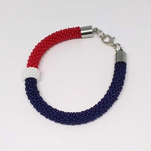 gyöngyhorgolt karkötő, Ékszer, Karkötő, Karkötő medállal, Gyöngyfűzés, gyöngyhímzés, Ékszerkészítés, MESKA