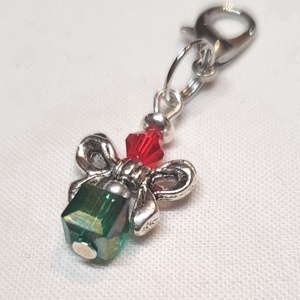 Ajándék csomag táskadísz - Meska.hu