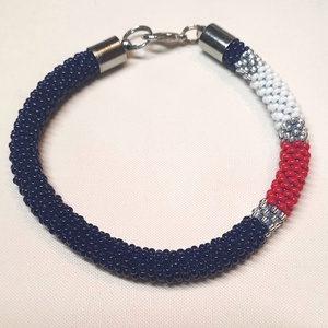 gyöngyhorgolt karkötő, Ékszer, Karkötő, Karkötő medállal, Gyöngyfűzés, gyöngyhímzés, Ékszerkészítés, MESKA