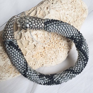 kígyó kapcsos karkötő - ékszer - karkötő - gyöngyös karkötő - Meska.hu