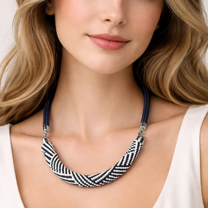 Fekete-fehér nyaklánc - ékszer - nyaklánc - medál nélküli nyaklánc - Meska.hu