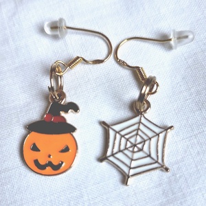 Halloween tök-pókháló fülbevaló - Meska.hu