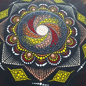 Pontozott mandala - sárga, narancs, vörös - otthon & életmód - dekoráció - spiritualitás - mandala - Meska.hu