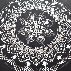 Pontozott mandala - fekete, fehér, ezüst - otthon & életmód - dekoráció - spiritualitás - mandala - Meska.hu