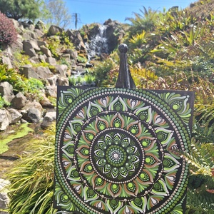 Pontozott mandala - Zöld, Szívcsakra mandala - otthon & életmód - dekoráció - spiritualitás - mandala - Meska.hu