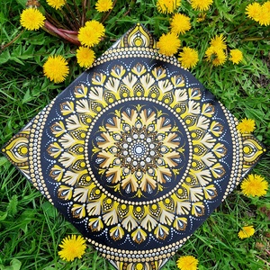 Pontozott mandala - Sárga, Napfonatcsakra mandala - otthon & életmód - dekoráció - spiritualitás - mandala - Meska.hu Pontozott mandala - Sárga, Napfonatcsakra mandala - otthon & életmód - dekoráció - spiritualitás - mandala - Meska.hu