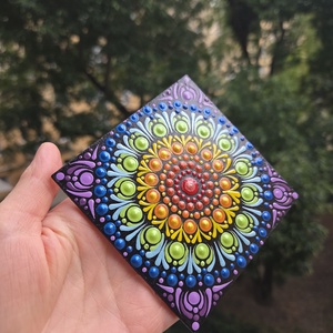Csakra hűtőmágnes - 10�10 cm-es, kézzel festett mandala falapon - otthon & életmód - dekoráció - spiritualitás - mandala - Meska.hu
