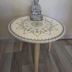 Egyedi kézzel festett mandala kisasztal - Kézműves fa otthondekoráció és meditációs asztalka - Meska.hu