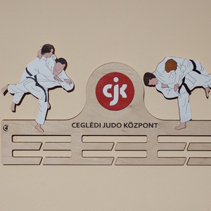 Egyedi logós éremtartó, judo, festett, 30cm, Otthon & Lakás, Dekoráció, Fali és függő dekoráció, Falra akasztható dekor, Famegmunkálás, Mindenmás, Meska