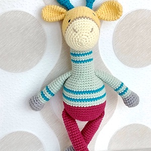 Zsiráf  - menta pulcsi - bordó nadrág - amigurumi - horgolt figura - játék & sport - plüssállat & játékfigura - zsiráf - Meska.hu