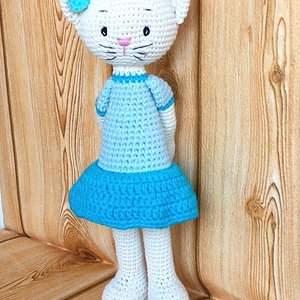 fehér Cica kislány - kék ruhás - egyedi - amigurumi - horgolt cica baba - játék & sport - plüssállat & játékfigura - cica - Meska.hu