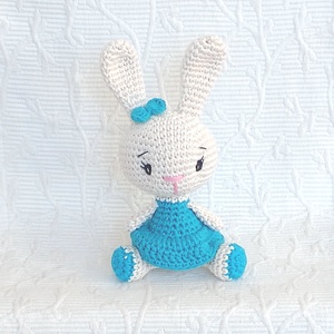 Nyuszi lány - türkiz ruhás - horgolt marokállat - játék & sport - plüssállat & játékfigura - nyuszi - Meska.hu