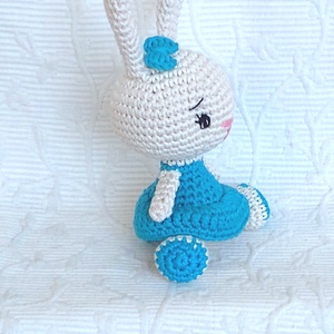 Nyuszi lány - türkiz ruhás - horgolt marokállat - játék & sport - plüssállat & játékfigura - nyuszi - Meska.hu